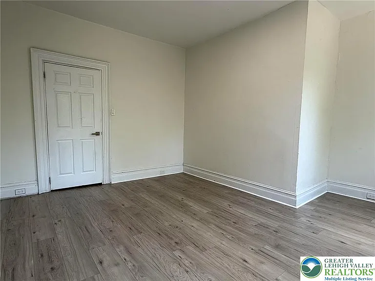 423 Front St #2 — Photo 16