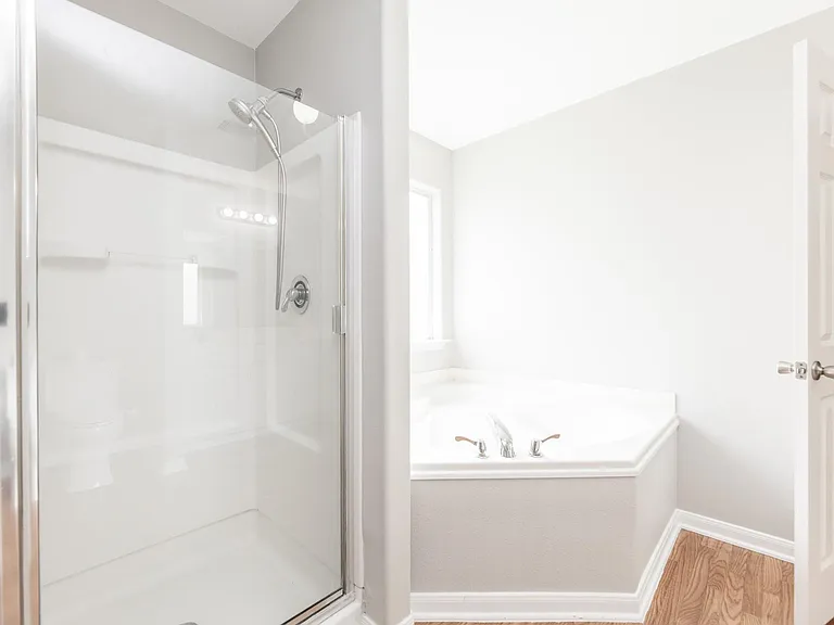 3910 Enclave Mist Ln — Photo 24