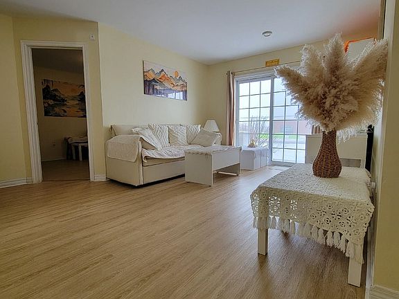 3rd image of 33 Glen Stewart Dr #1