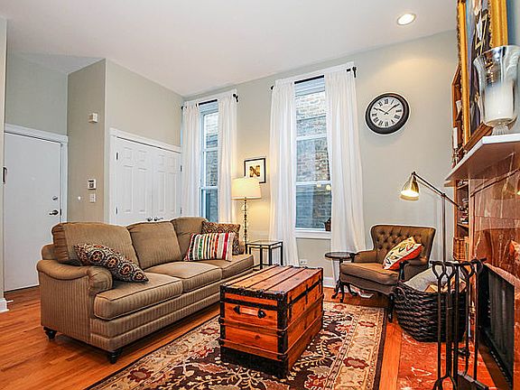 3rd image of 1528 N Paulina St #L
