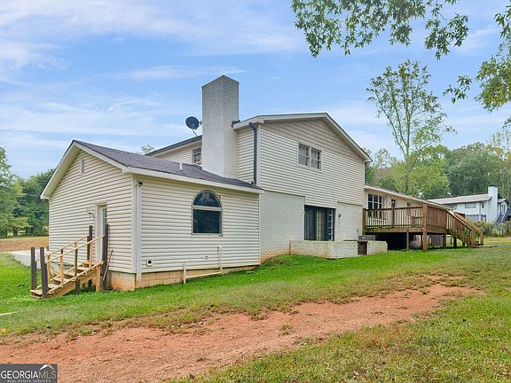 5th image of 1307 Wildwood Dr