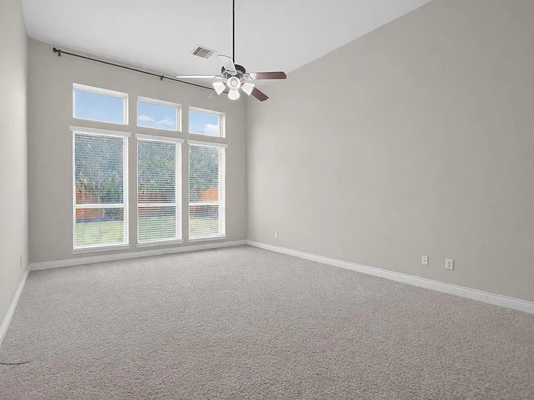 6535 Arroyo Springs Ln — Photo 30