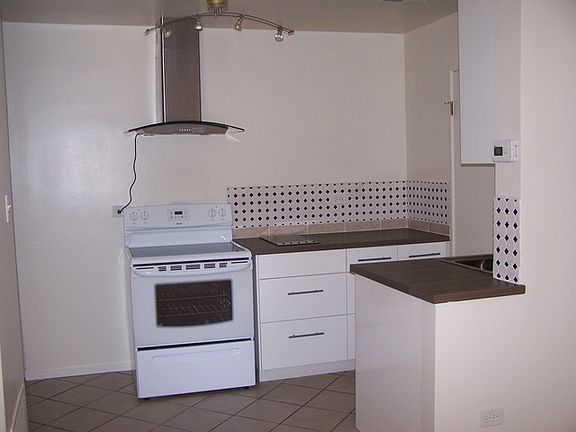 5th image of 1317 E Wyndham Cir APT 104