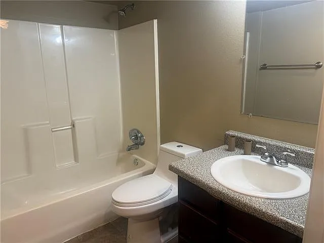 3201 N Galvez St #2B — Photo 5