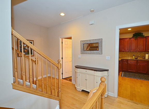 4th image of 789 N Augustus Ct