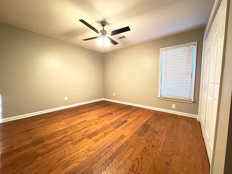 Pine Point Dr — Photo 10