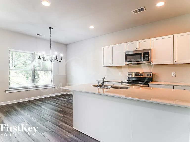 300 Avalon Way — Photo 9