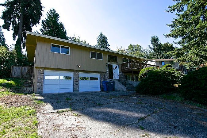 1st image of 810 19th Ave SE