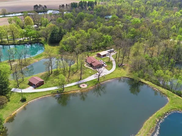 2179 Brown Rd, Brighton, IL 62012