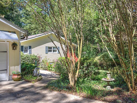 4th image of 2108 Blackberry Mountain Rd