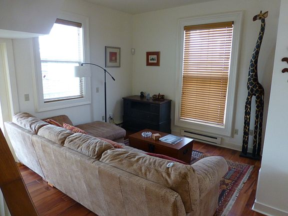 3rd image of 644 Quinnipiac Ave #1