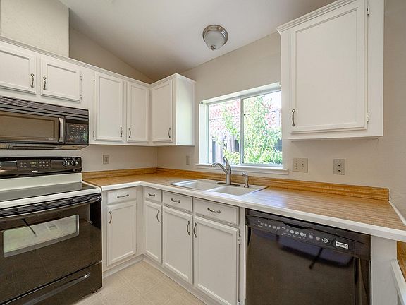 5th image of 12660 Red Chestnut Ln #5