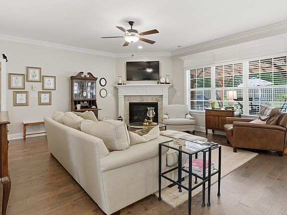 5th image of 191 Somerton Dr