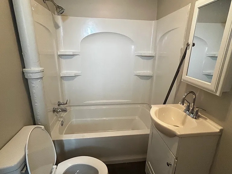 1822 N Sheridan Rd — Photo 5
