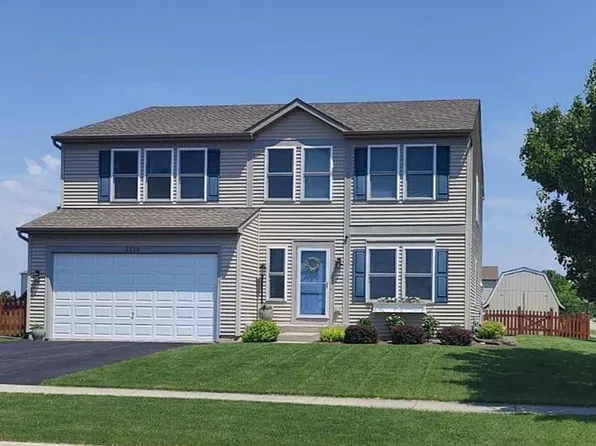 2200 Ridge Dr, Hebron, IL 60034