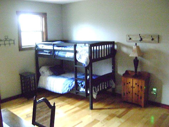 5th image of 225 Horseshoe Dr
