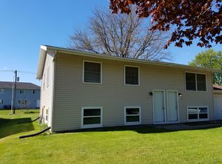 1508-1510 Starview Dr, Cedar Falls, IA 50613