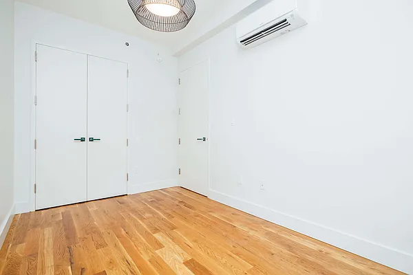 Rented by Nooklyn NYC LLC | media 83