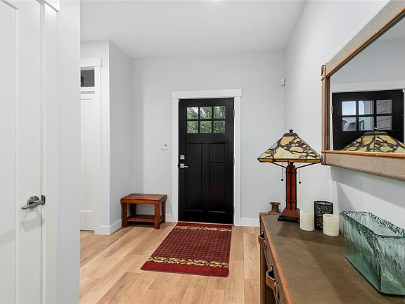 4th image of 710 Salal St