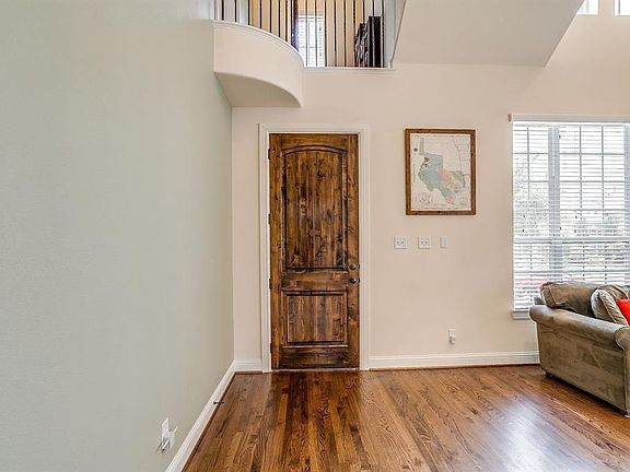 4th image of 15556 Yarberry Dr