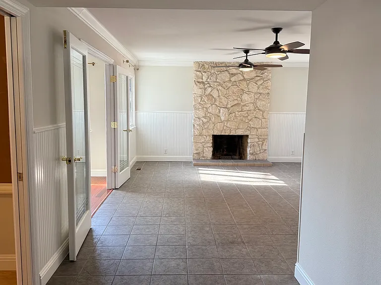 1388 Pine Ave — Photo 3