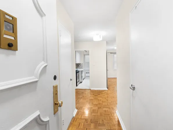 225 Saint Pauls Avenue 1G image 1 of 34