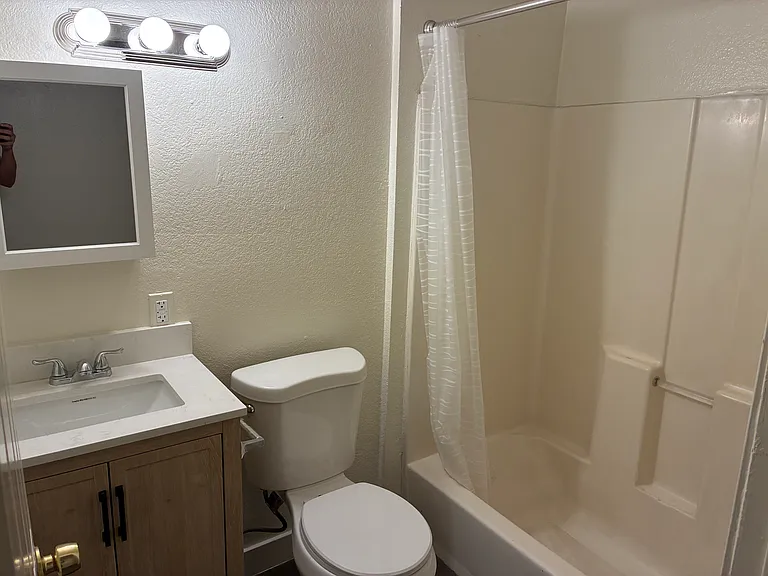 505 N 40th Ave #A — Photo 5