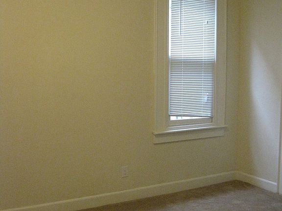 5th image of 303 Dinwiddie St APT 1