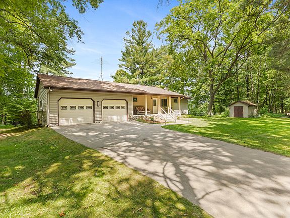 3rd image of 730 Evergreen Rd