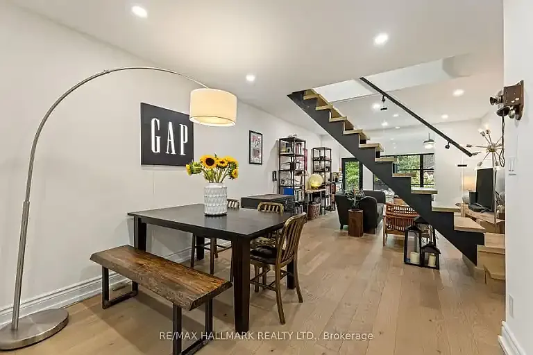2 bed, 2.0 bath, 1050 sqft, $3,795 — Photo 2