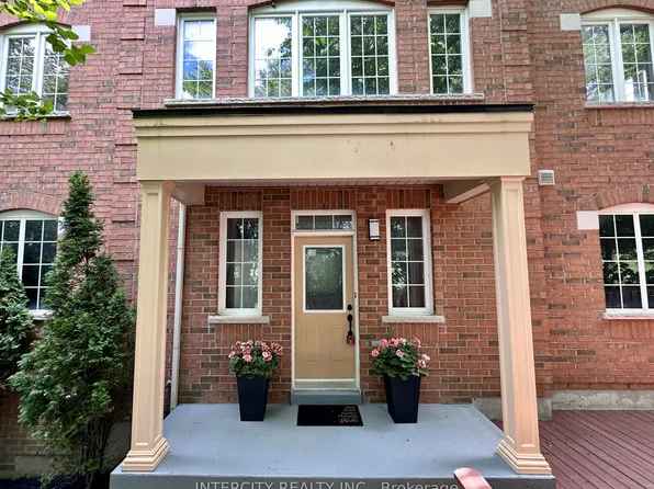 151 Silverwood Ave #22A, Richmond Hill, ON L4S 0C9