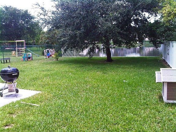 5th image of 120 NW 151st Ave