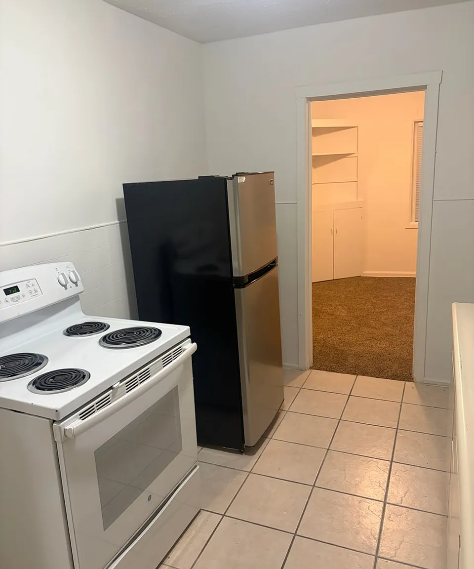 2 bed, 1000 sqft, $1,250 — Photo 4