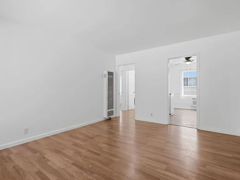 5642-5646 Laurel Canyon Blvd — Photo 2