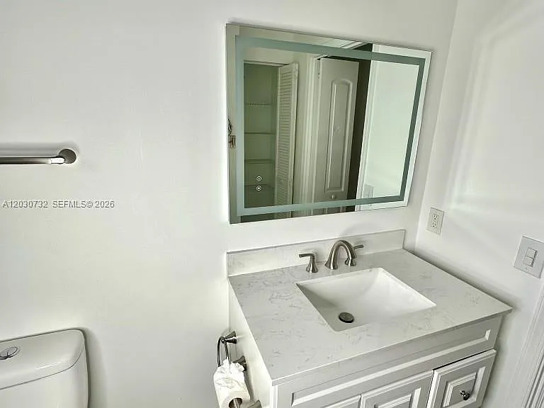 1010 Salmon Isle — Photo 7