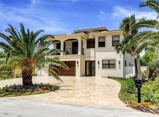 169 SE Wavecrest Way, Boca Raton, FL 33432