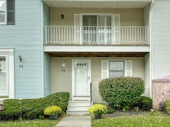 15 Southfield Dr, Webster, NY 14580