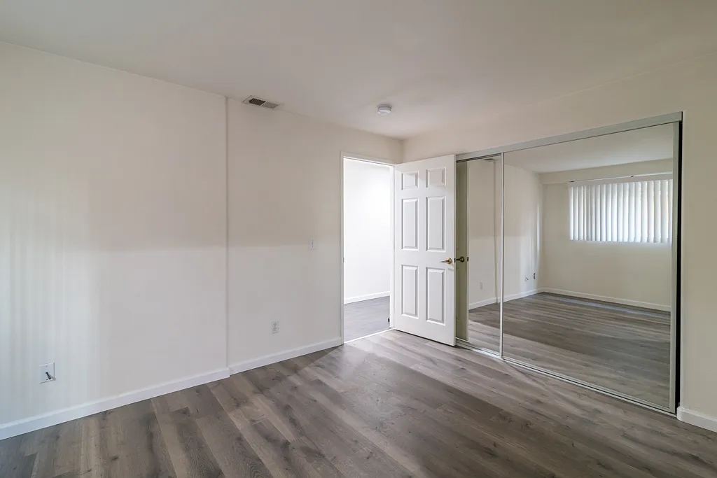 4 bed, 3.5 bath, 2200 sqft, $4,800 — Photo 3
