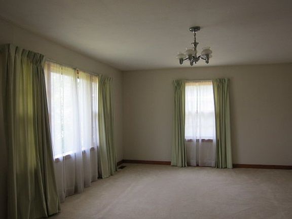 2nd image of 109 Sunrise Ln