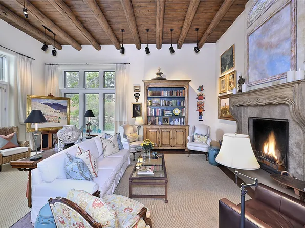 716 Calle Del Resplandor, Santa Fe, NM 87505