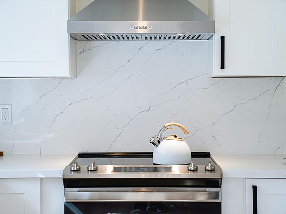 4th image of 460 E Maude Ave #8