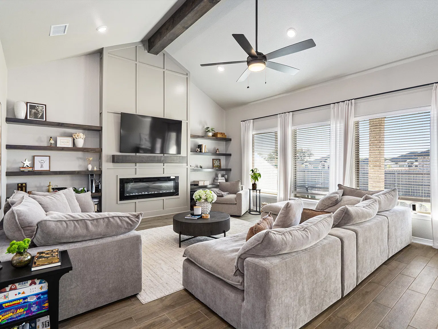 4 bed, 2280 sqft, $3,200 — Photo 3