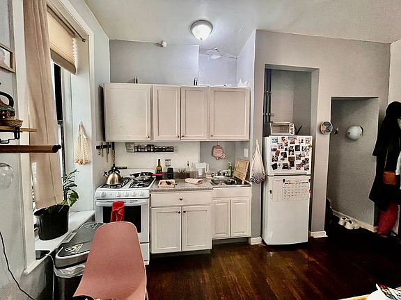 5th image of 540 Manhattan Ave APT 1J