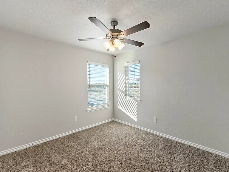 7635 Stonehollow Dr #7635 — Photo 5