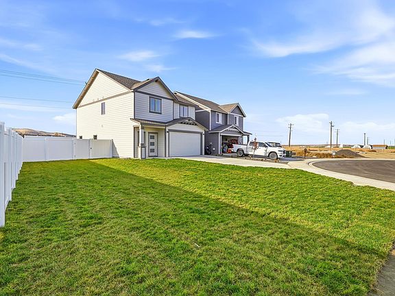 3rd image of 7681 Grapevine Ct