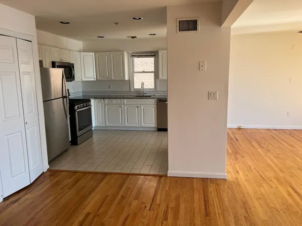 8911 Riverside Place image 3 of 37