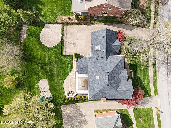 3rd image of 842 Lake Forest Pkwy