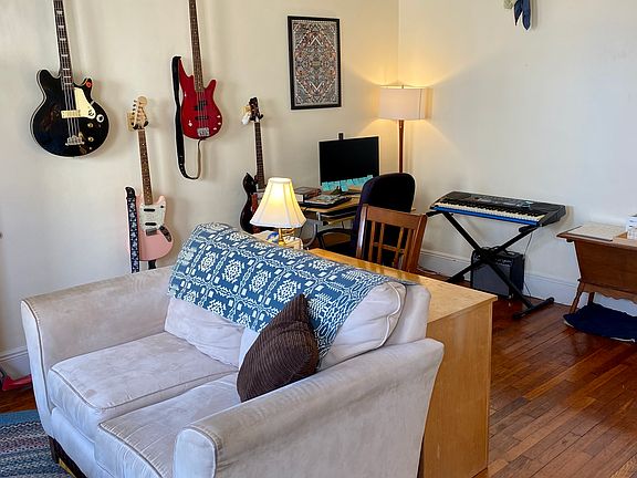 3rd image of 233 Kelton St #2