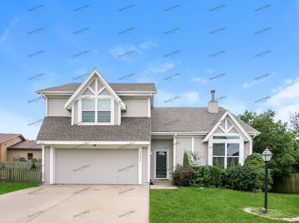 12390 S Parker Ter, Olathe, KS 66061