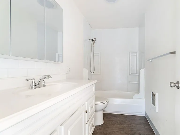 Welcome to Heather Place Apartments - Where comfort meets convenience! — Photo 23